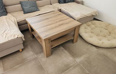 Konferenční stolek 