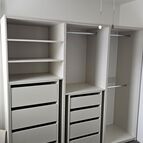 Vestavěná skříň - angorská šedá