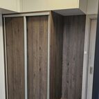 Šatní skříň s nástavbou