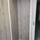 Šatní skříň s nástavbou