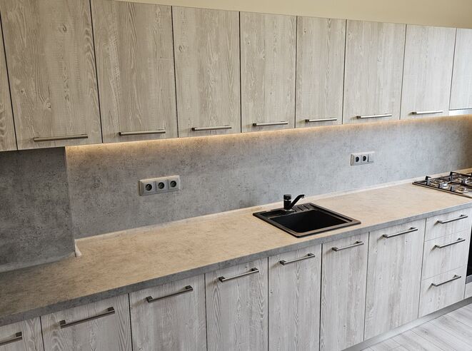 Kuchyň - dekor pinie