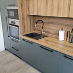 Kuchyň - tmavě zelená