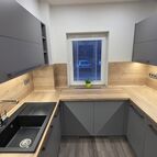 Kuchyň - moderní šedá